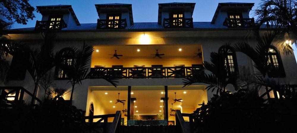 Mahogany Hall San Ignacio Exterior photo